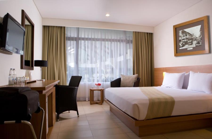 Hotel Santika Pasir Koja Бандунг Экстерьер фото